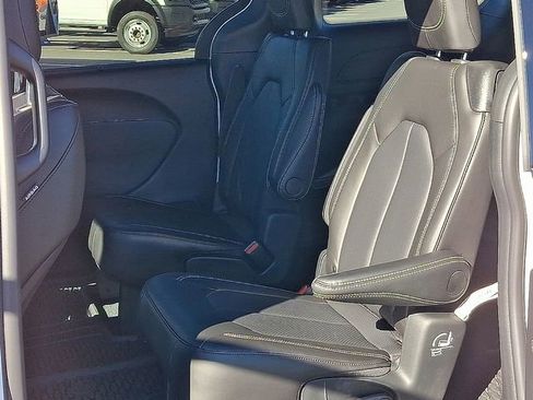New 2026 Chrysler Voyager LX FWD image 6