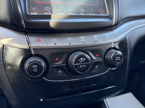 Used 2017 Dodge Journey Crossroad w/ Popular Equipment Group image 31