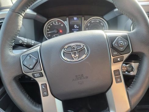 Used 2022 Toyota Tacoma Limited image 15