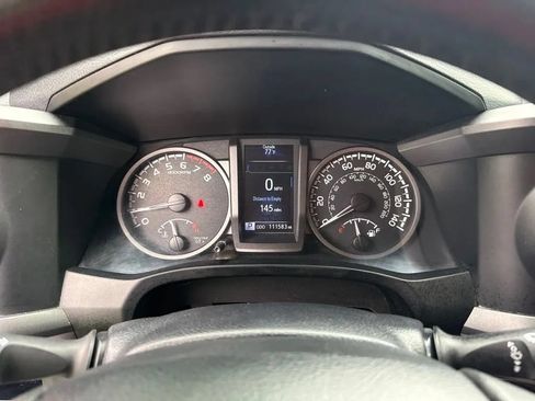 Used 2017 Toyota Tacoma TRD Sport AWD/4WD image 16