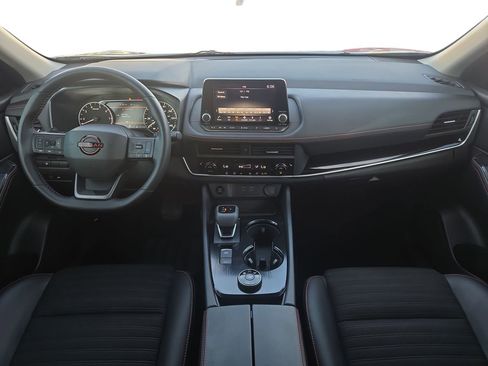 Certified 2025 Nissan Rogue SV image 9