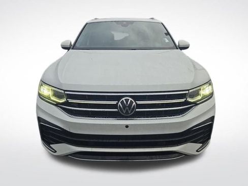 Used 2022 Volkswagen Tiguan SEL R-Line image 2