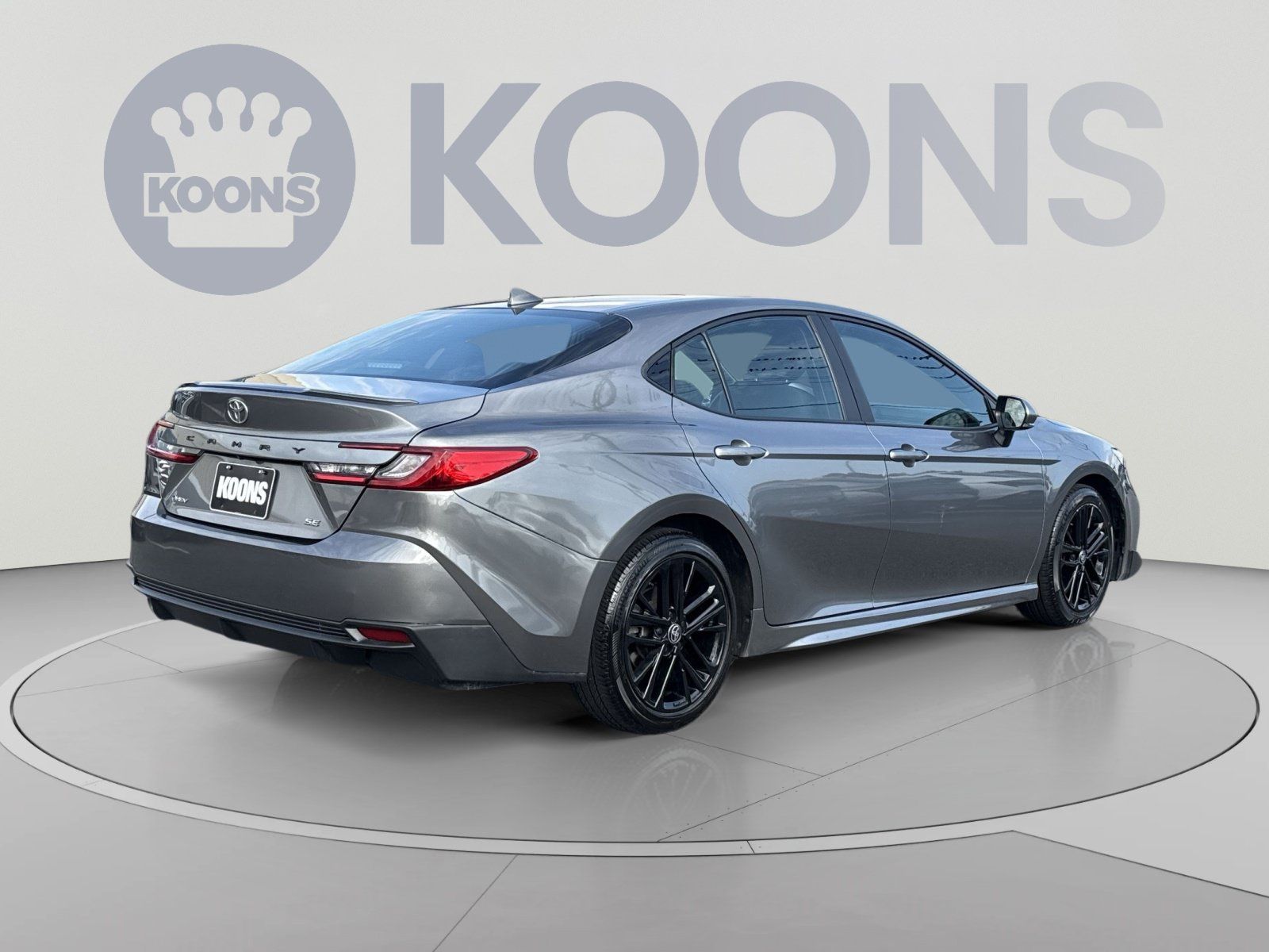 Used 2025 Toyota Camry SE FWD image 7