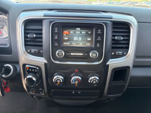 Used 2020 RAM 1500 Classic SLT AWD/4WD image 32