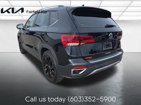 Used 2022 Volkswagen Taos SE AWD/4WD image 3