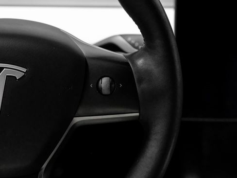 Used 2022 Tesla Model Y Long Range image 20