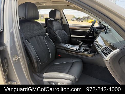 Used 2022 BMW 750i xDrive AWD/4WD image 34