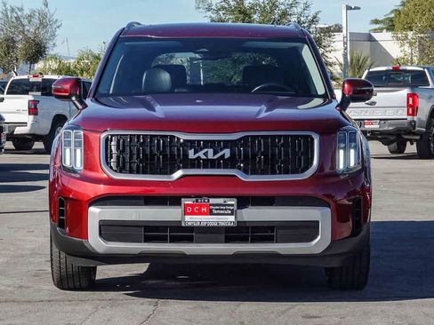 Used 2023 Kia Telluride EX w/ EX Captain's Chair Package image 2