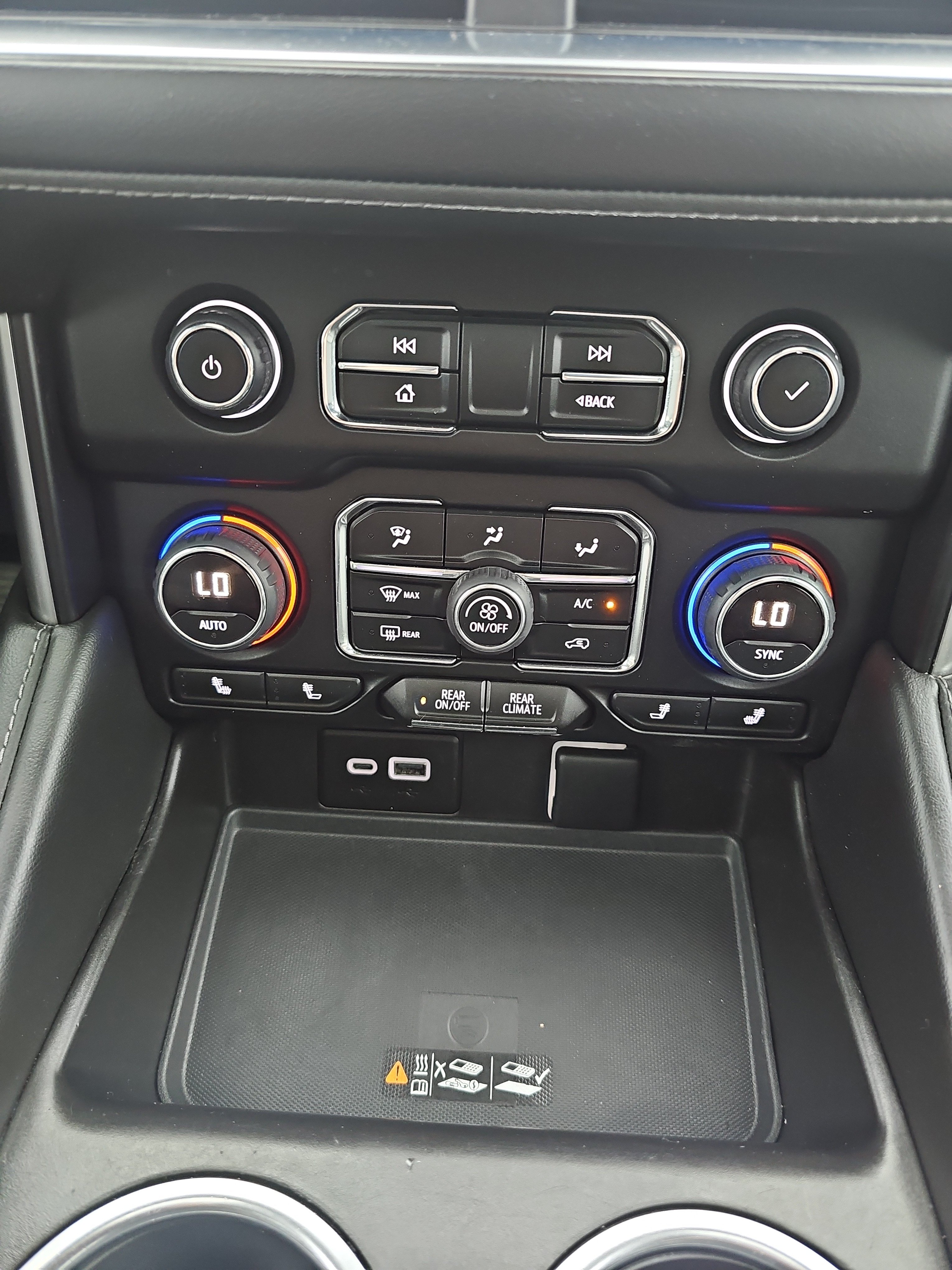 Used 2023 Chevrolet Suburban LT AWD/4WD image 29
