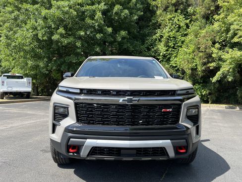 New 2026 Chevrolet Traverse Z71 w/ Enhanced Driving Package AWD/4WD image 3