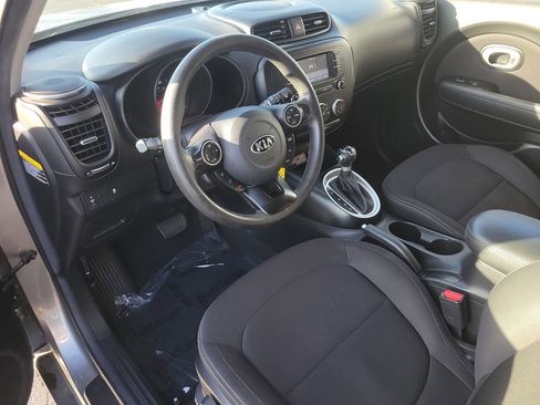 Used 2019 Kia Soul image 16