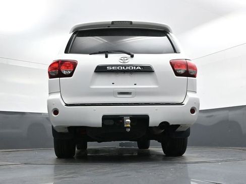 Used 2018 Toyota Sequoia TRD Sport image 32