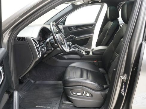 Used 2019 Porsche Cayenne image 29