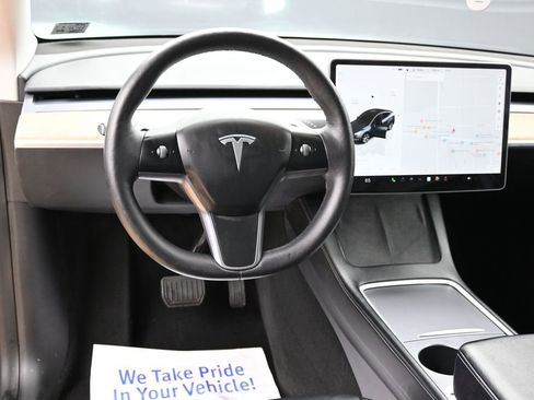 Used 2023 Tesla Model Y Long Range AWD/4WD image 35