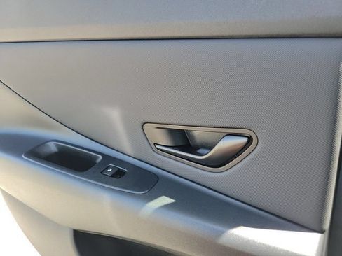 New 2026 Hyundai Elantra SEL Sport FWD image 21