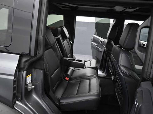 New 2025 Ford Bronco Badlands image 18