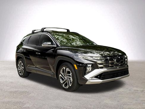 Used 2025 Hyundai Tucson Limited FWD image 2