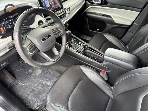 Certified 2025 Jeep Compass Limited AWD/4WD image 11
