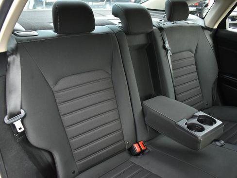 Used 2020 Ford Fusion SE FWD image 23