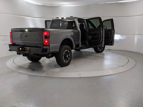 New 2025 Ford F250 Lariat w/ Lariat Ultimate Package image 9