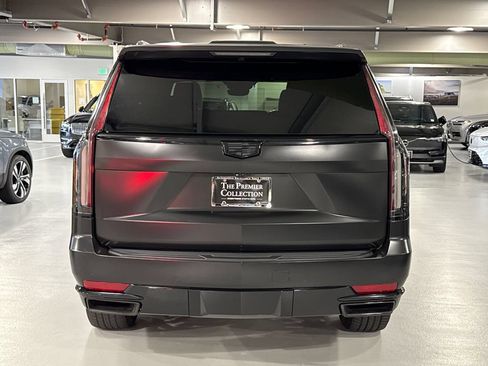 Used 2021 Cadillac Escalade Sport AWD/4WD image 3