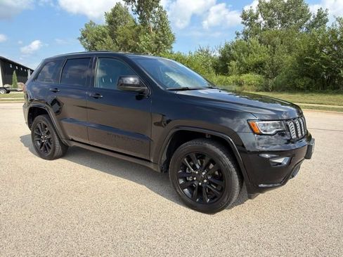 Used 2021 Jeep Grand Cherokee Laredo X AWD/4WD image 4