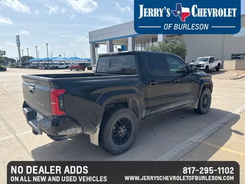Used 2025 Toyota Tacoma Limited AWD/4WD image 5