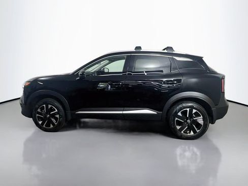 Used 2026 Nissan Kicks SR w/ Cold Weather Package FWD image 6