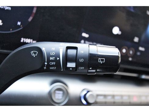 Used 2024 Hyundai Kona SEL w/ Convenience Package FWD image 18