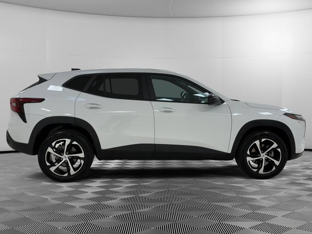 Used 2024 Chevrolet Trax RS w/ Sunroof Package FWD image 6