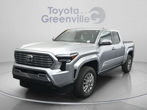 Used 2025 Toyota Tacoma Limited AWD/4WD image 1