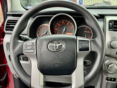 Used 2013 Toyota 4Runner SR5 w/ Convenience Pkg AWD/4WD image 16