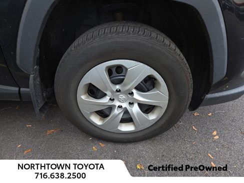 Used 2021 Toyota RAV4 LE image 2