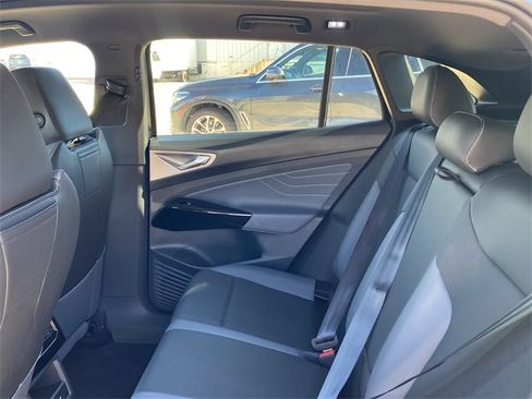 Used 2023 Volkswagen ID.4 Pro S image 16