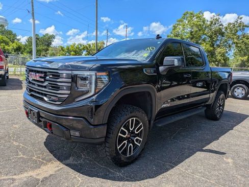 Used 2026 GMC Sierra 1500 AT4 w/ AT4 Premium Package AWD/4WD image 8
