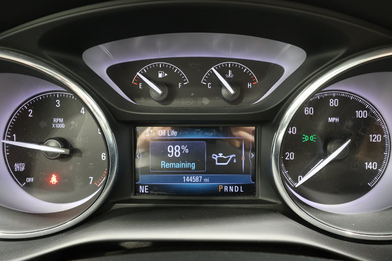 Used 2020 Buick Envision Essence w/ Experience Buick Package FWD image 8