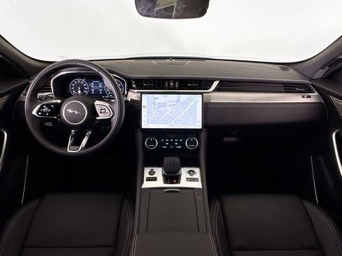 Used 2025 Jaguar F-PACE R-Dynamic S image 9