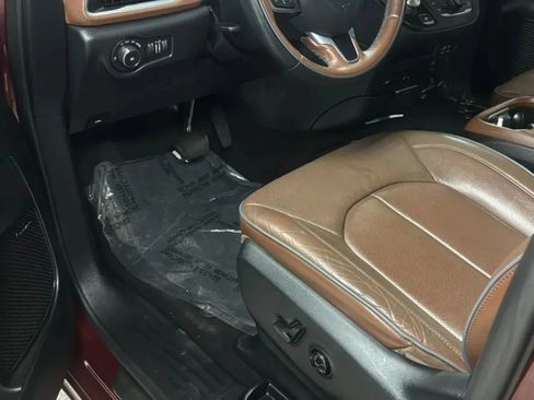 Used 2017 Chrysler Pacifica Limited FWD image 22
