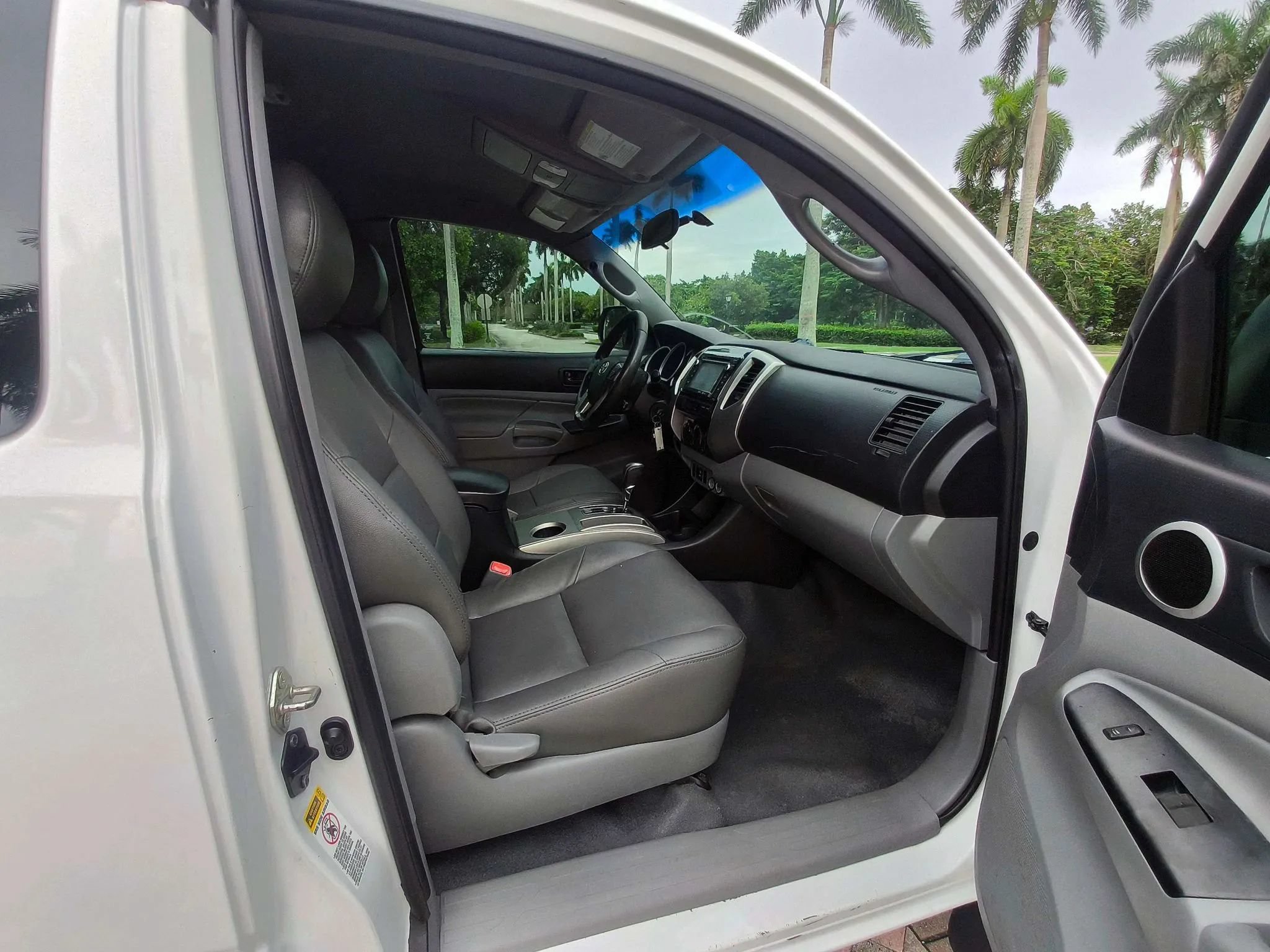 Used 2014 Toyota Tacoma PreRunner w/ SR5 Package RWD image 27