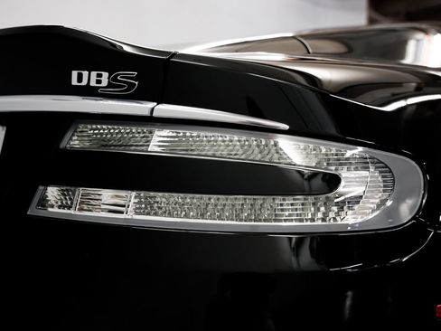 Used 2009 Aston Martin DBS Coupe RWD image 34