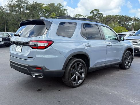 Used 2023 Honda Pilot Sport image 3