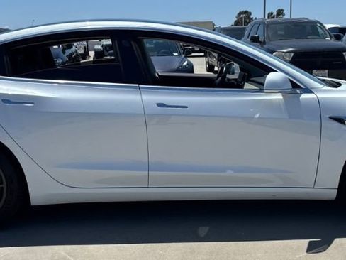 Used 2018 Tesla Model 3 Long Range RWD image 3