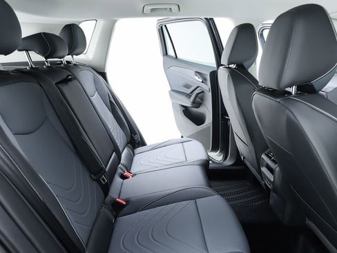 New 2025 Volkswagen Tiguan SE image 37