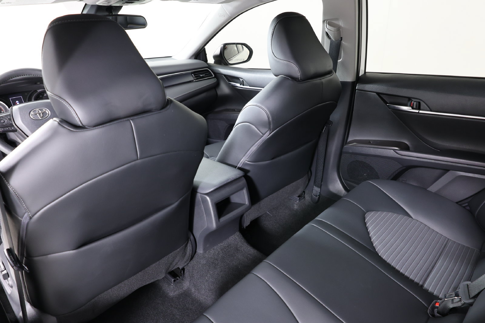 Used 2023 Toyota Camry SE FWD image 27