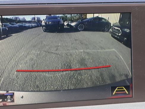 Used 2022 Lexus UX 200 image 18