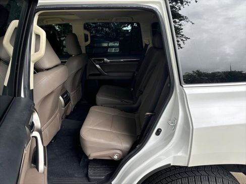 Used 2020 Lexus GX 460 Premium AWD/4WD image 16
