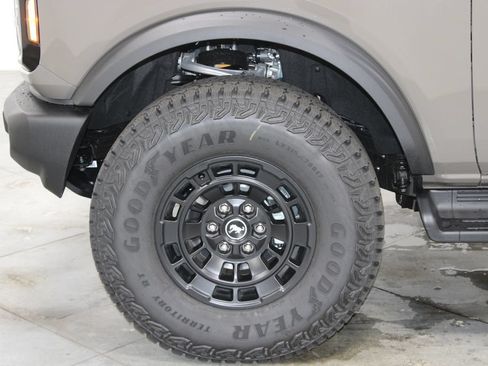 New 2026 Ford Bronco Outer Banks w/ Sasquatch Package AWD/4WD image 18
