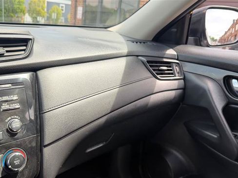 Used 2017 Nissan Rogue S AWD/4WD image 37