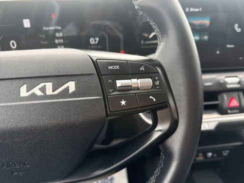 Certified 2025 Kia K4 EX image 25