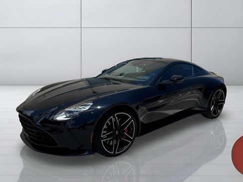 Used 2025 Aston Martin V8 Vantage Coupe RWD image 4